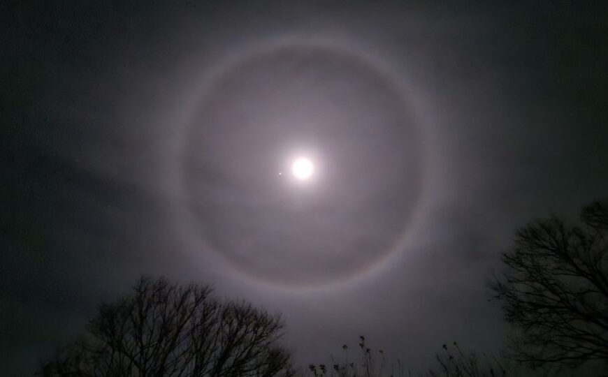 weird ring of light around the moon?